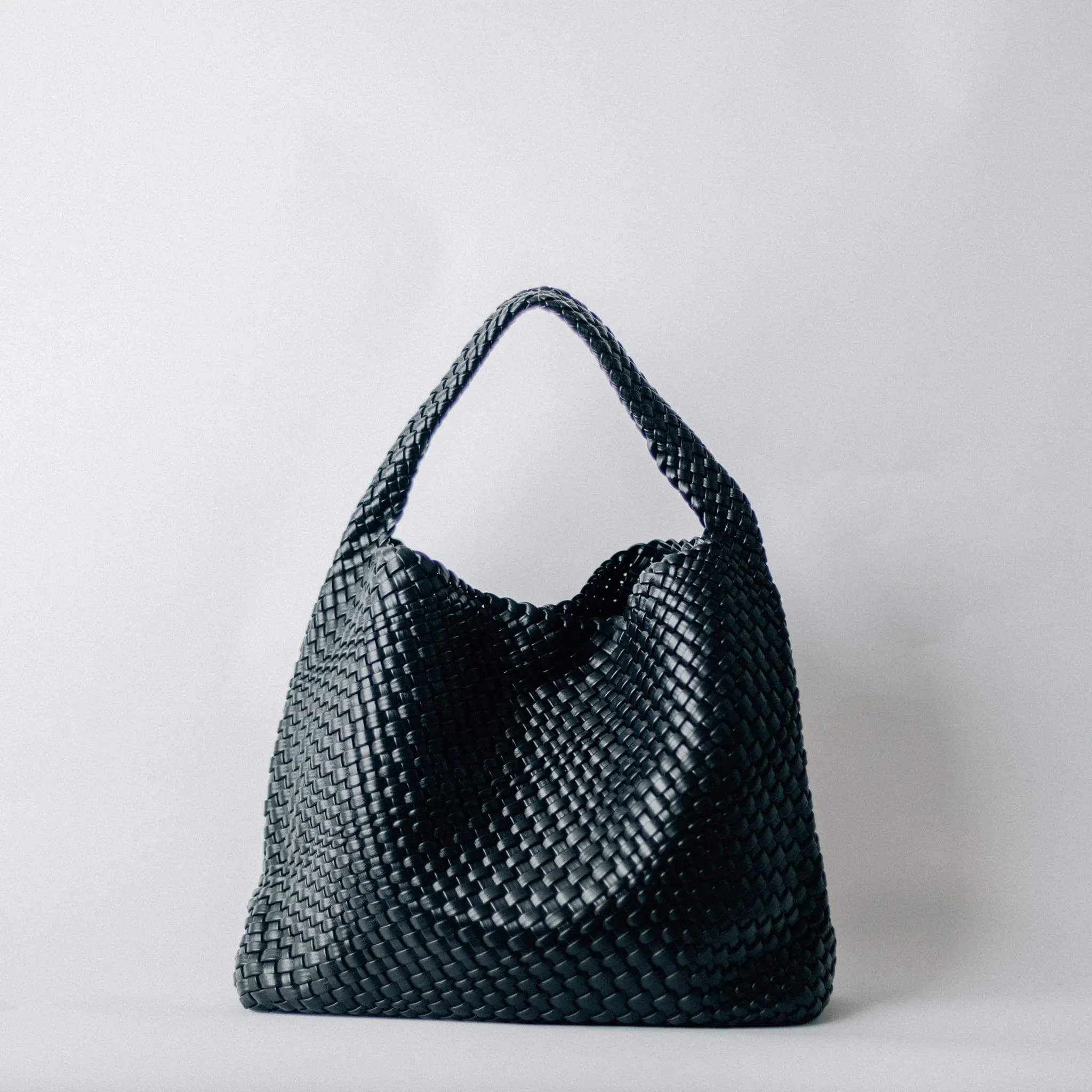 LARGE WOVEN HOBO-BLACK