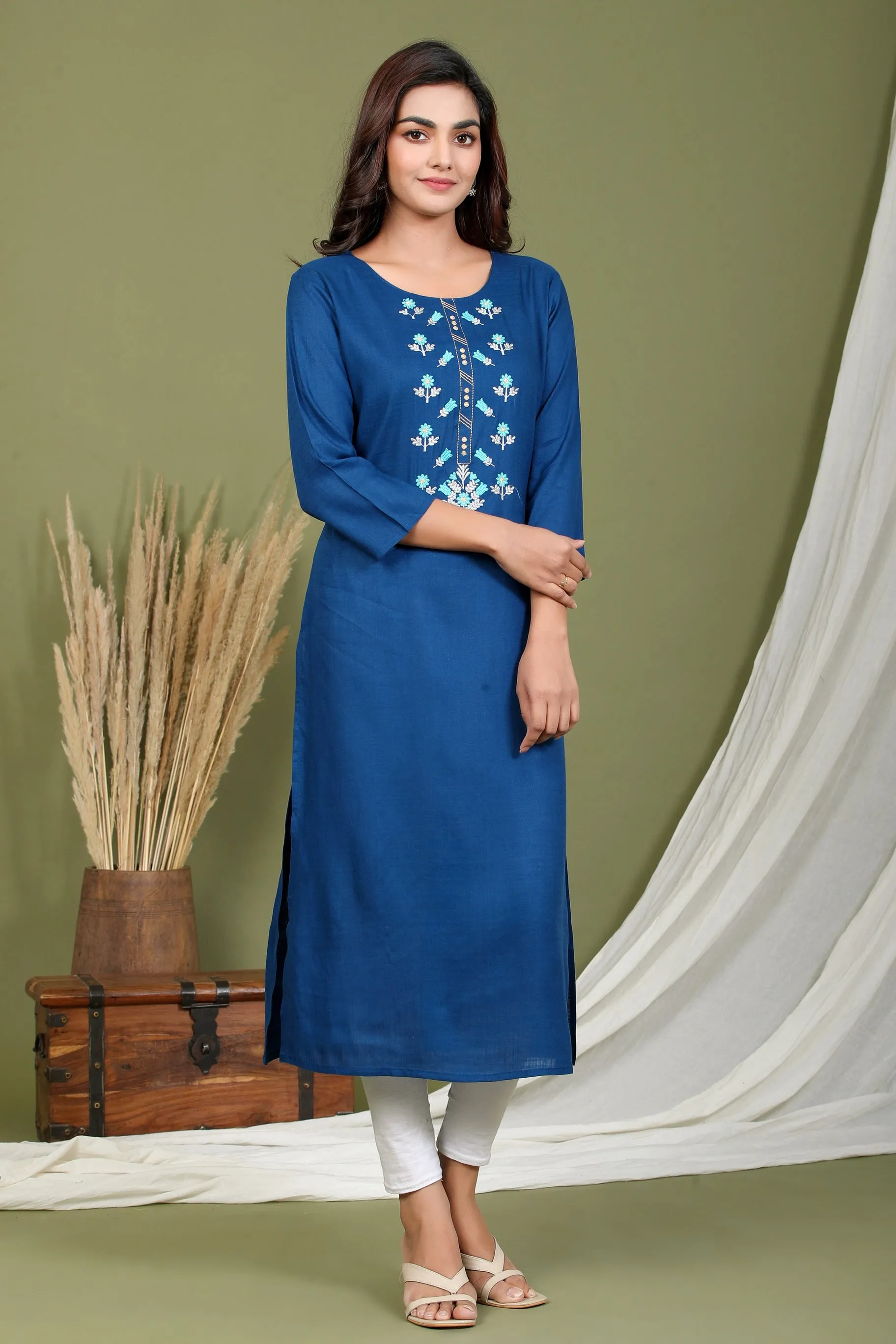 Women Blue Embroidered Kurta