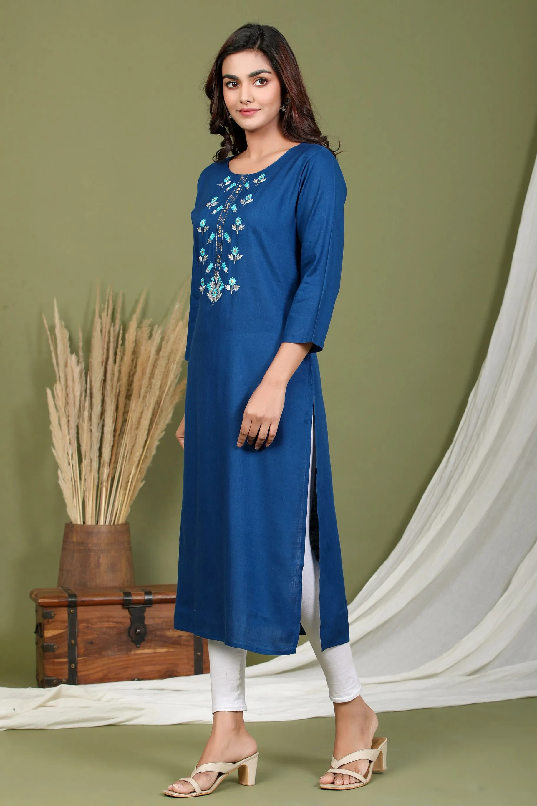 Women Blue Embroidered Kurta